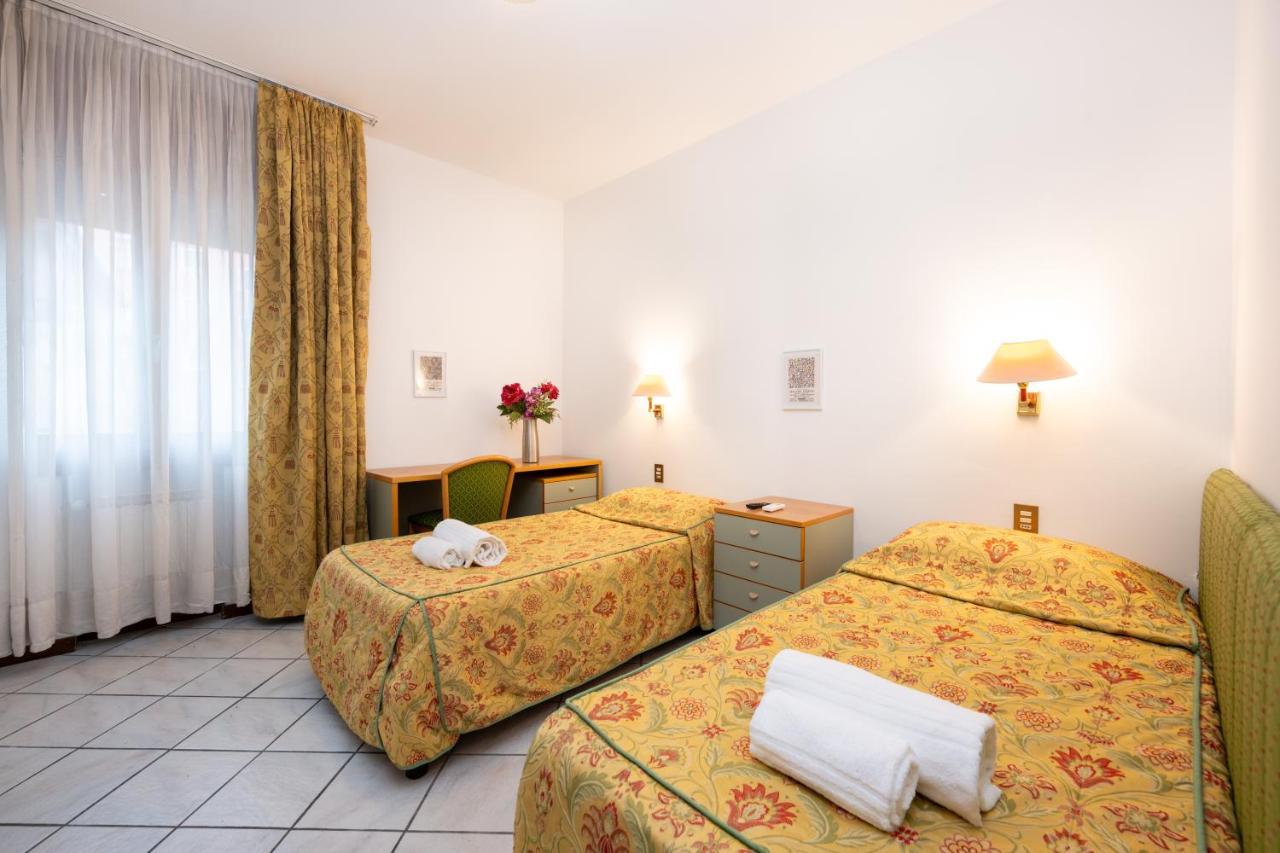 Camelia Rooms Venice Guesthouse เมสเตร ภายนอก รูปภาพ