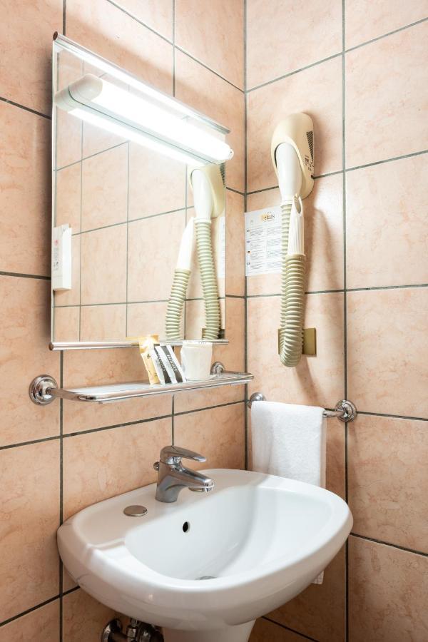 Camelia Rooms Venice Guesthouse เมสเตร ภายนอก รูปภาพ