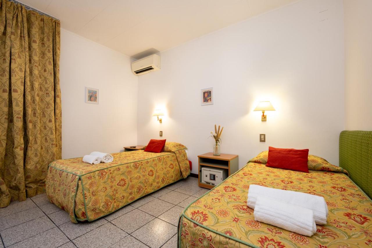 Camelia Rooms Venice Guesthouse เมสเตร ภายนอก รูปภาพ