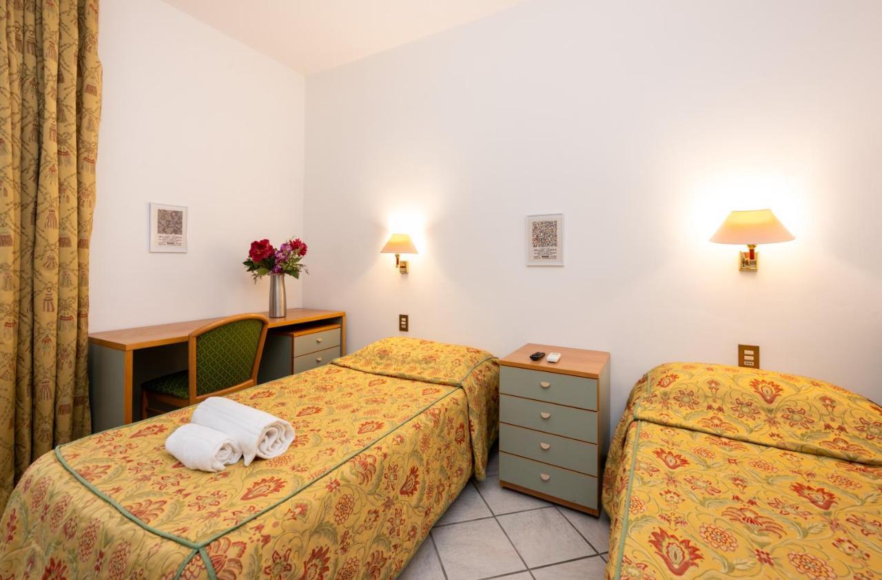 Camelia Rooms Venice Guesthouse เมสเตร ภายนอก รูปภาพ