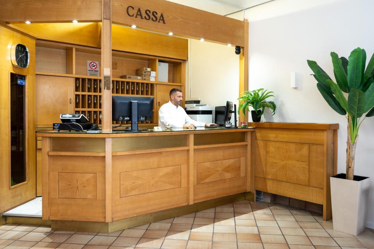 Camelia Rooms Venice Guesthouse เมสเตร ภายนอก รูปภาพ