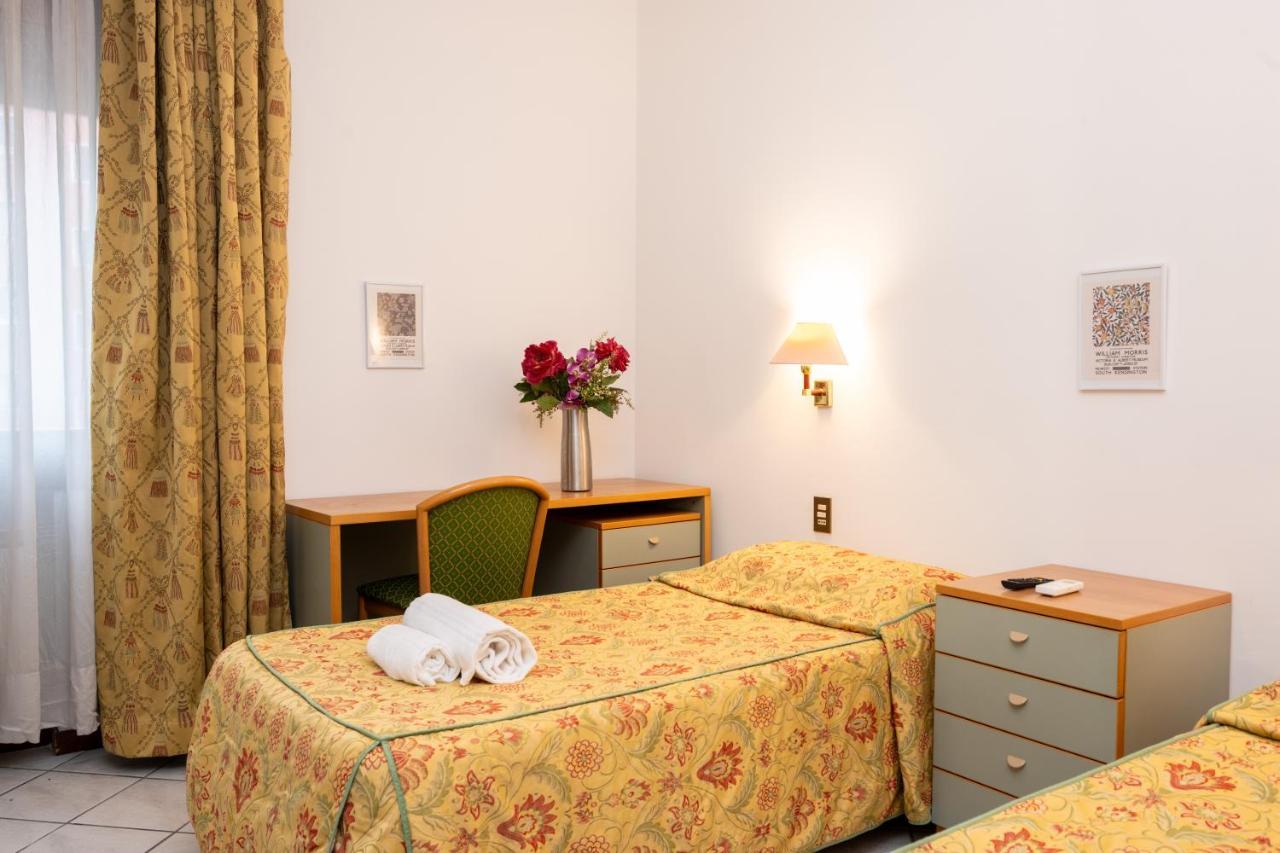 Camelia Rooms Venice Guesthouse เมสเตร ภายนอก รูปภาพ