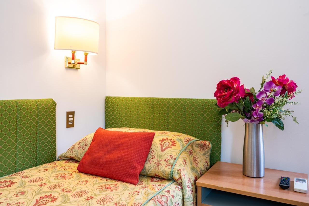 Camelia Rooms Venice Guesthouse เมสเตร ภายนอก รูปภาพ