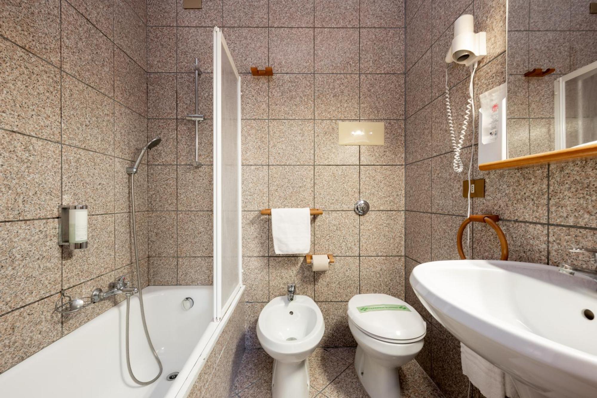 Camelia Rooms Venice Guesthouse เมสเตร ภายนอก รูปภาพ