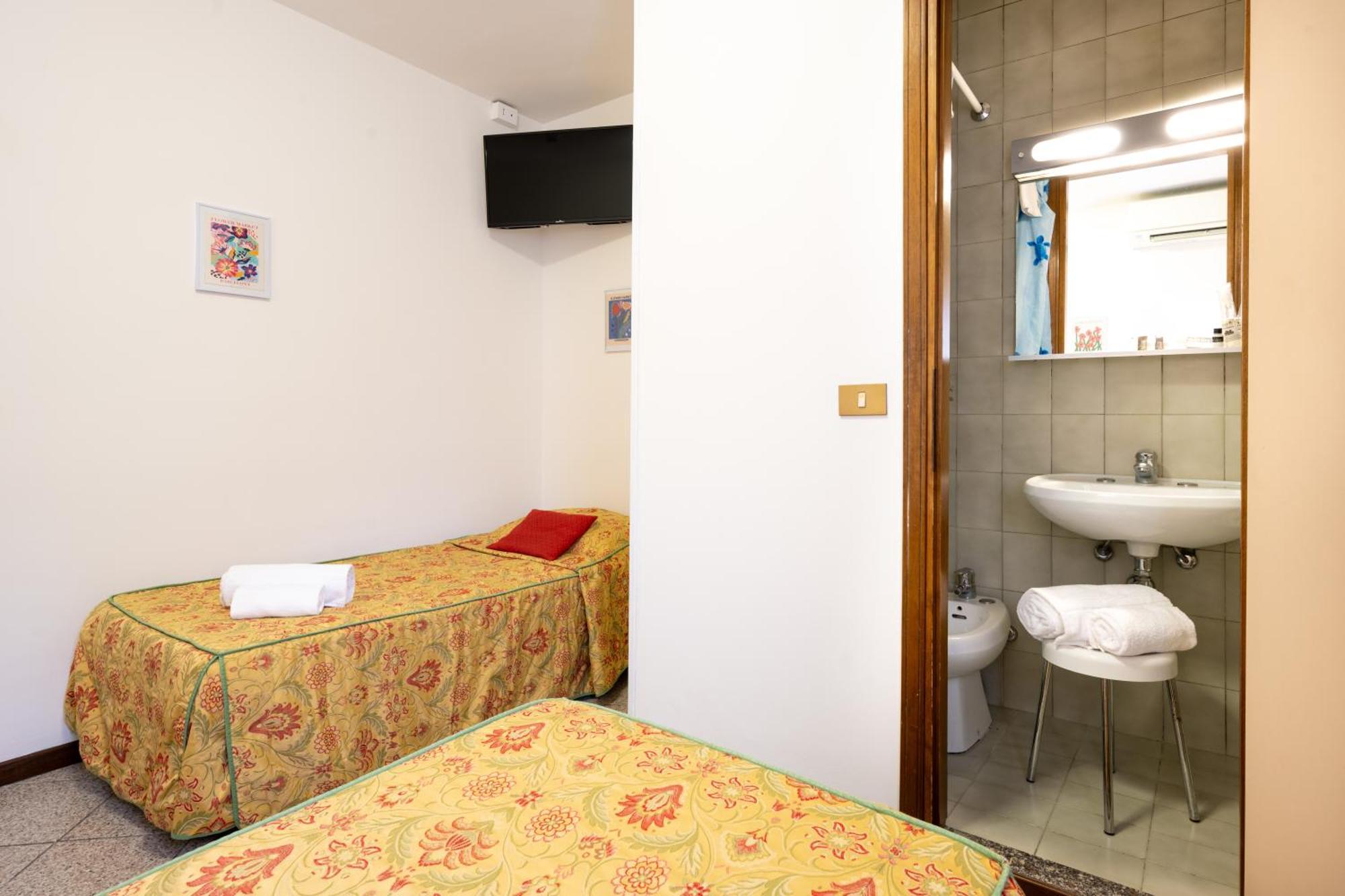 Camelia Rooms Venice Guesthouse เมสเตร ภายนอก รูปภาพ